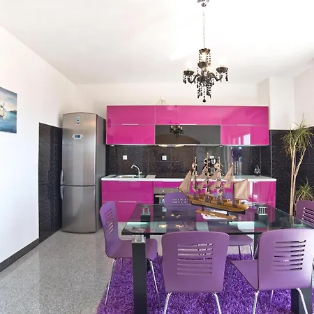2 Bedroom Lovely In Kastel Gomilica Kaštela