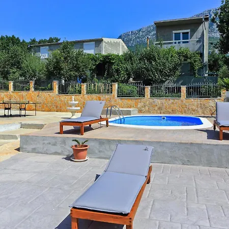 2 Bedroom Lovely In Kastel Gomilica
