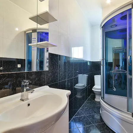 2 Bedroom Lovely In Kastel Gomilica Apartman *